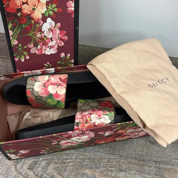 🌸 Gucci GG Blooms Supreme Slide Sandals | Floral Canvas Logo Slides - Picture 9 of 16